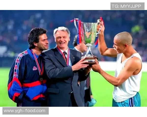 足球明星精彩瞬间集锦回顾让你重温绿茵场上的辉煌时刻与激情四射的比赛瞬间